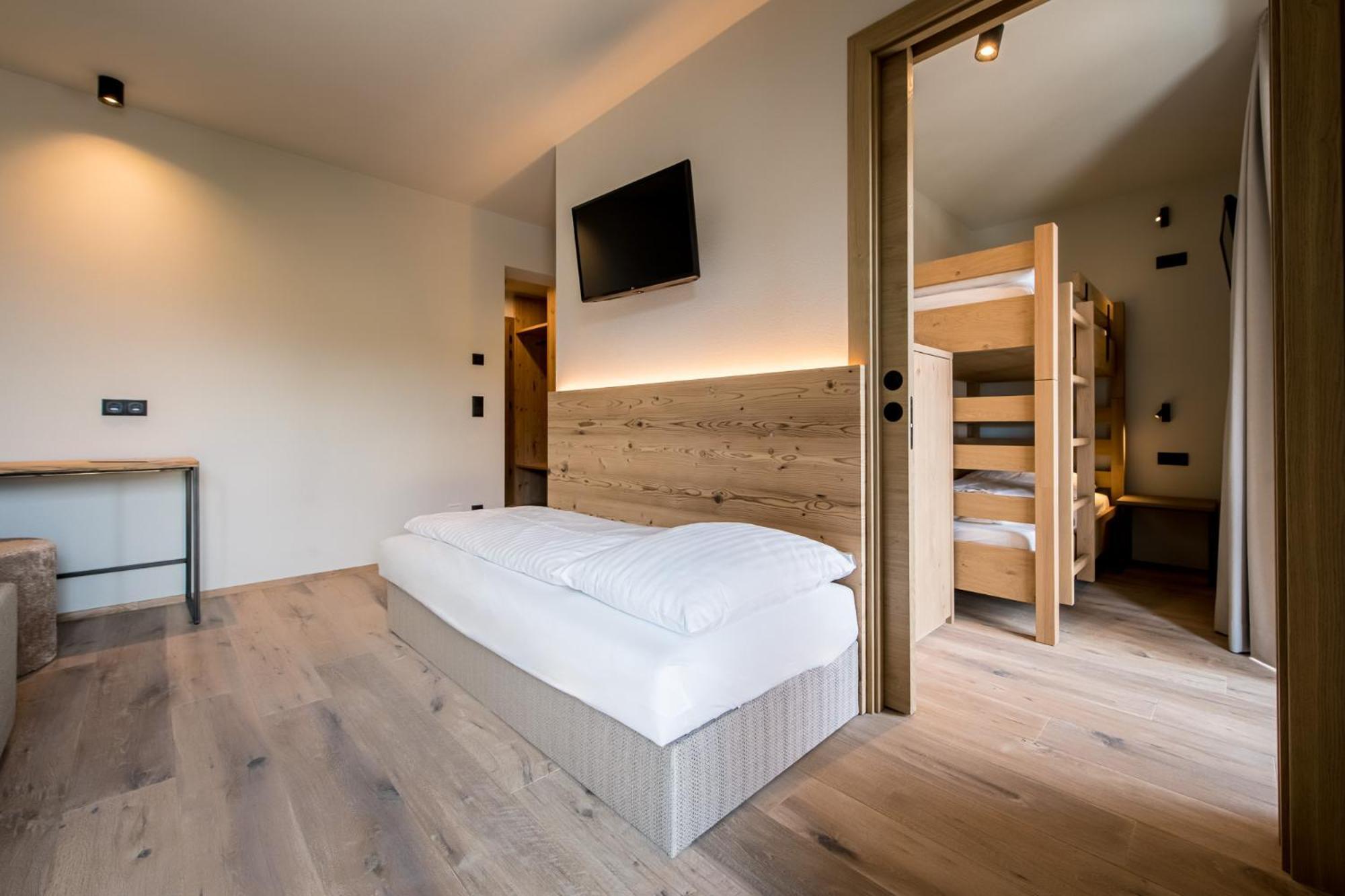 Hotel Sonnenheim Chienes Esterno foto